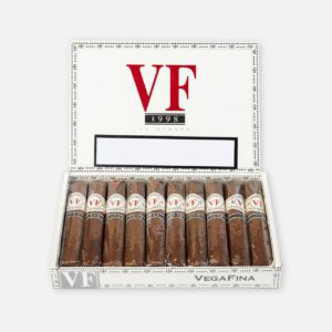 سيجار فيغافينا 1998 في علبة أنيقة تحمل العلامة التجارية.