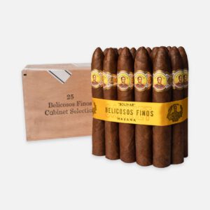 سيجار بوليفار بيليكوسوس فينوس من تشكيلة الكابينيت بعرض أنيق.