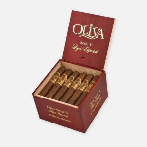 سيجار أوليفا سيري V ليجيرو إسبيسيال في صندوق خشبي أنيق.