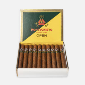 سيجار مونتي كريستو أوبن في علبة صفراء وخضراء.