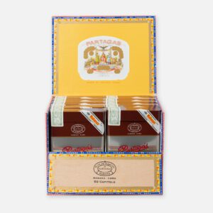 سيجار بارتاجاس الكوبي، تغليف فاخر، تصميم عتيق.