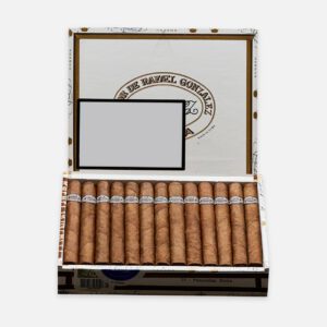 سيجار رافائيل جونزاليز بانيتيلاس إكسترا في علبة أنيقة.