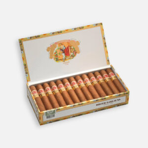 سيجار روميو وجولييت في علبة مزخرفة مفتوحة.