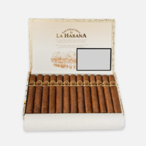 سيجار سان كريستوبال دي لا هابانا في علبة أنيقة مفتوحة.