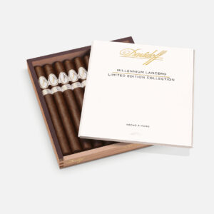 سيجار دافيدوف ميلينيوم لانسيرو مجموعة الإصدار المحدود، عرض أنيق.