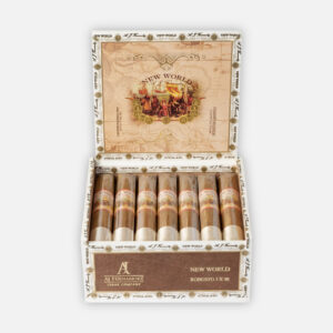 سيجار إيه جيه فرنانديز نيو وورلد روبوستو في عرض أنيق بعلبة مفتوحة.