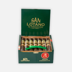 سيجار سان لوتانو إيه جيه فيرنانديز في علبة خضراء، عرض أنيق.