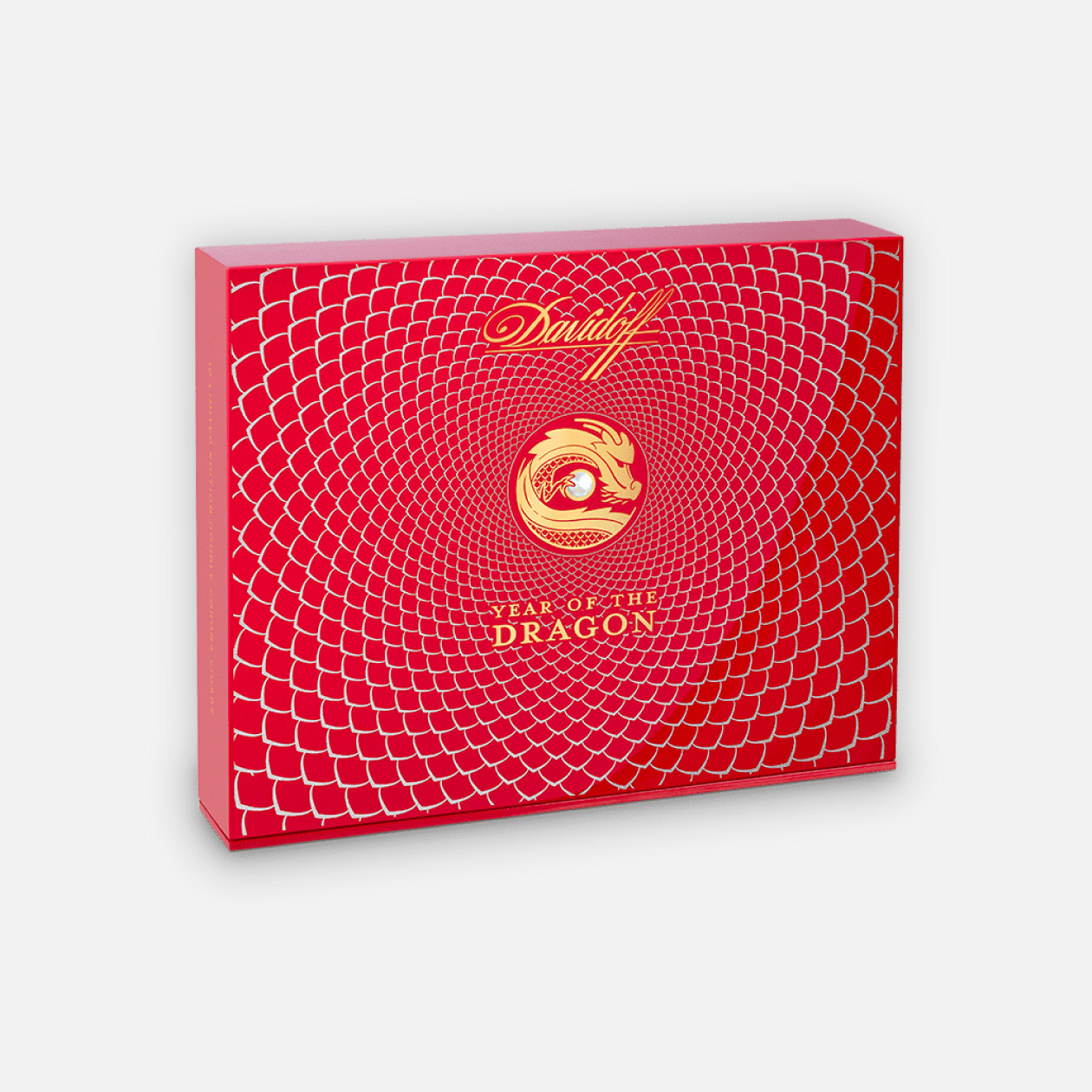 علبة سيجار دافيدوف عام التنين إصدار محدود، بتصميم أحمر وذهبي.