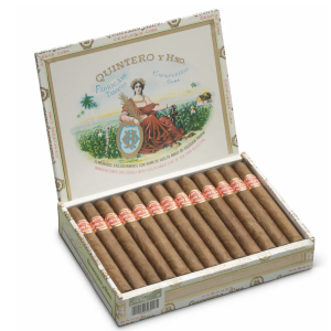 سيجار كوبي كينتيرو واي هنو في صندوق مزخرف.