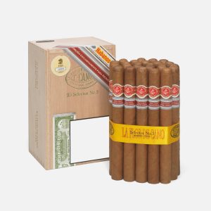 سيجار لا فلور دي كانو سيليكتوس رقم 3 مع التغليف الكوبي الكلاسيكي.